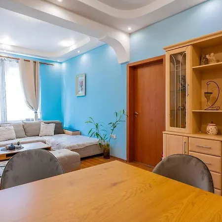 Spacious 3bd 아파트 *